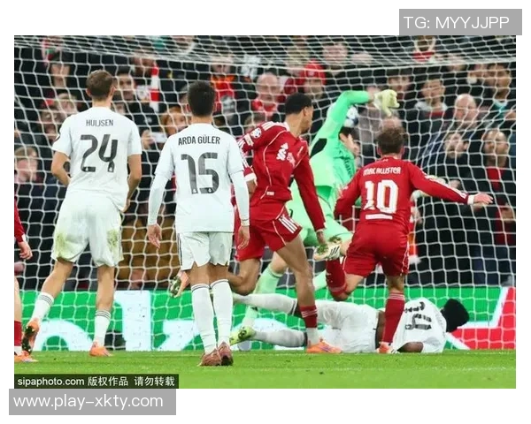 埃因霍温队长回应争议轻推范戴克称其身材高大应能承受